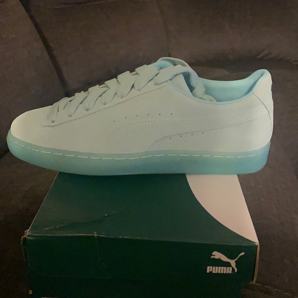 Men sneakers